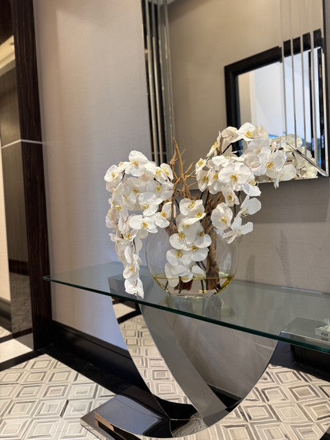 Vase Lune 16″ avec orchidées blanches