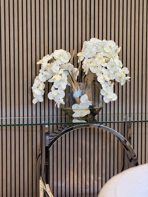 Vase Lune 16″ avec orchidées blanches