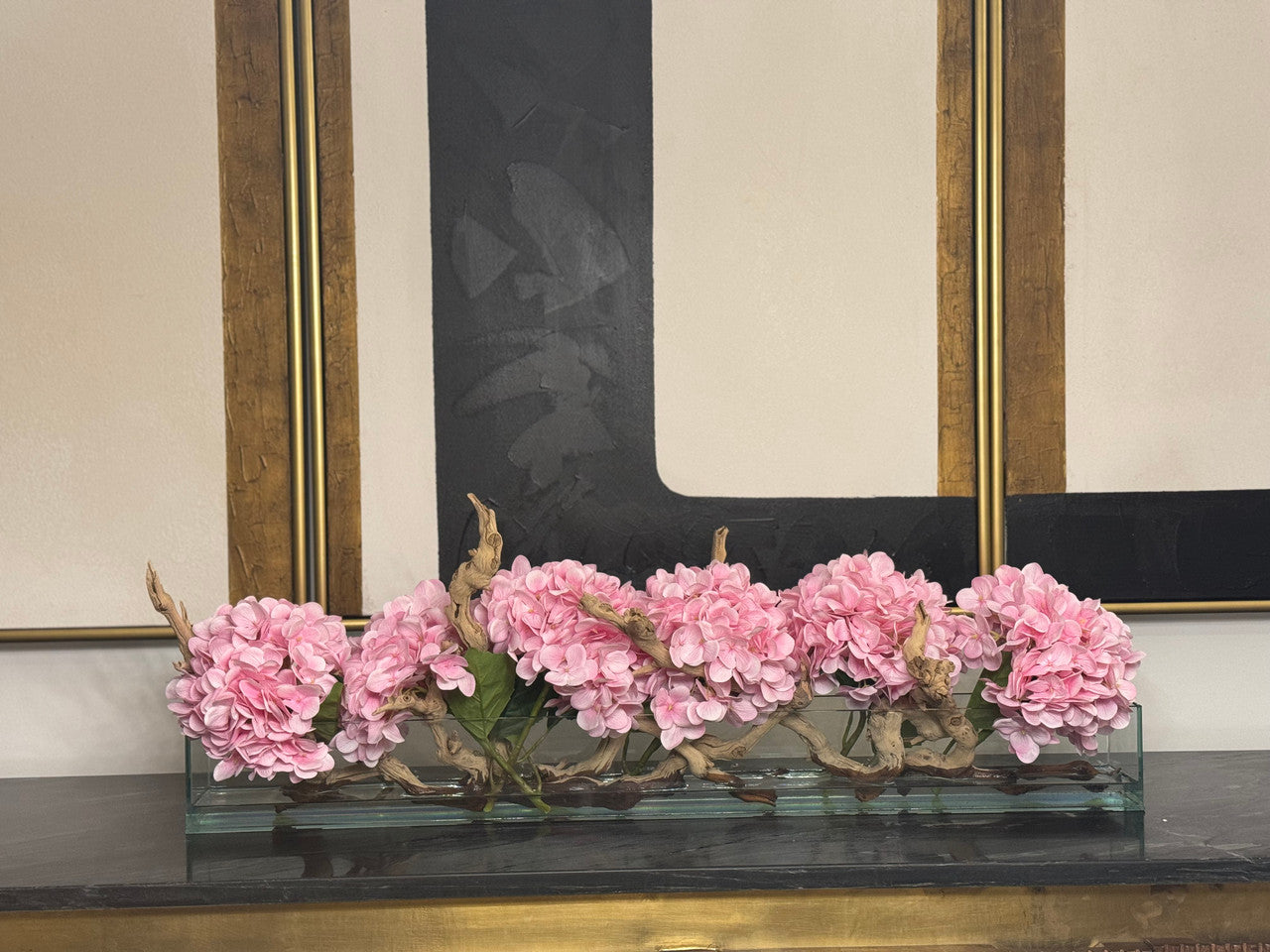 Jardinière en verre moderne Casa avec hortensias et bois flotté