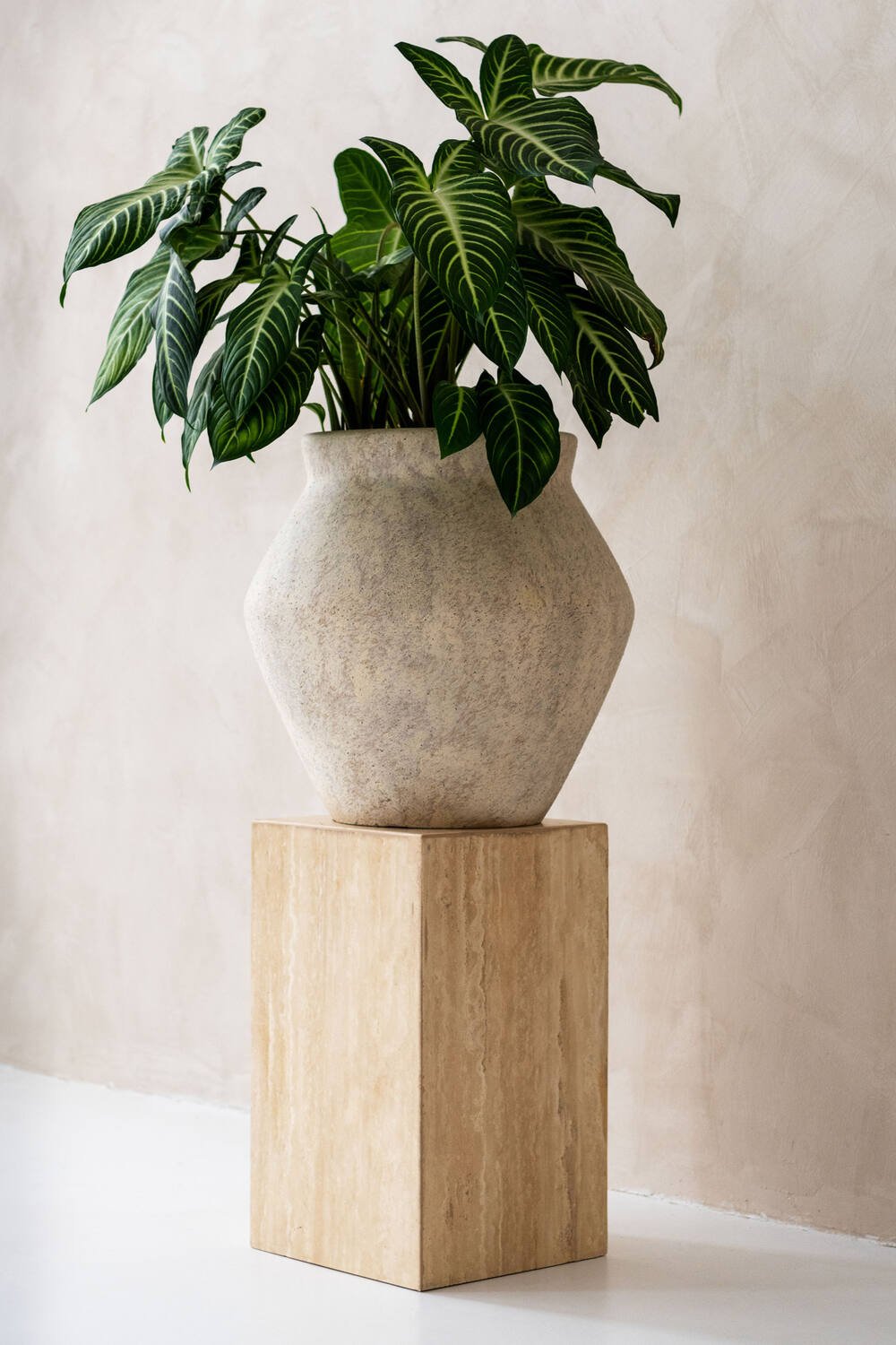 RUBY M - NATURAL VASE